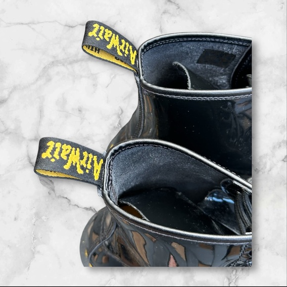 Black Patent Leather Lace-Up Dr. Marten Boots 8M 9L - Picture 13 of 15